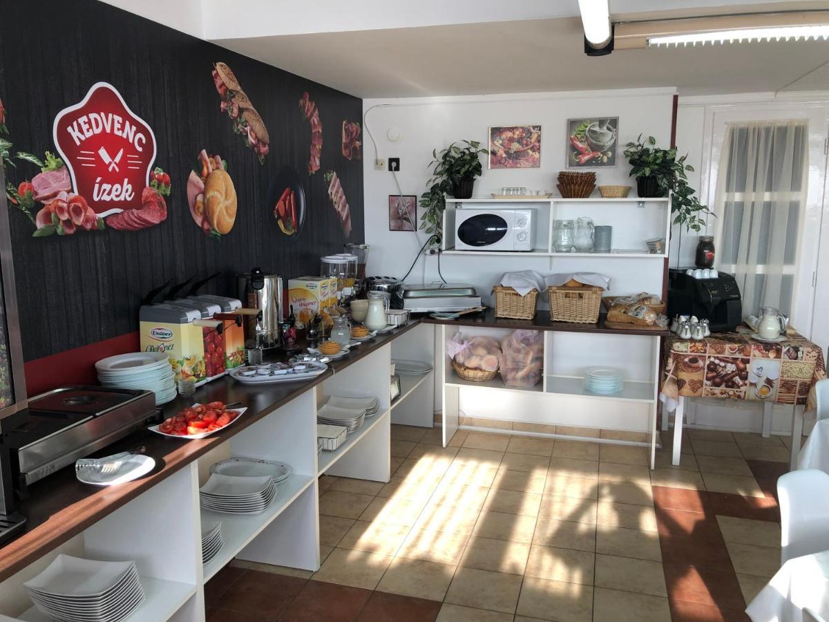 Hoforras Hotel Gyula Dış mekan fotoğraf