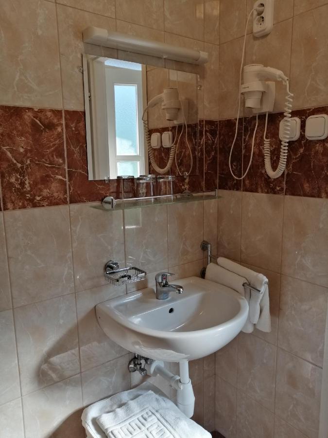 Hoforras Hotel Gyula Dış mekan fotoğraf